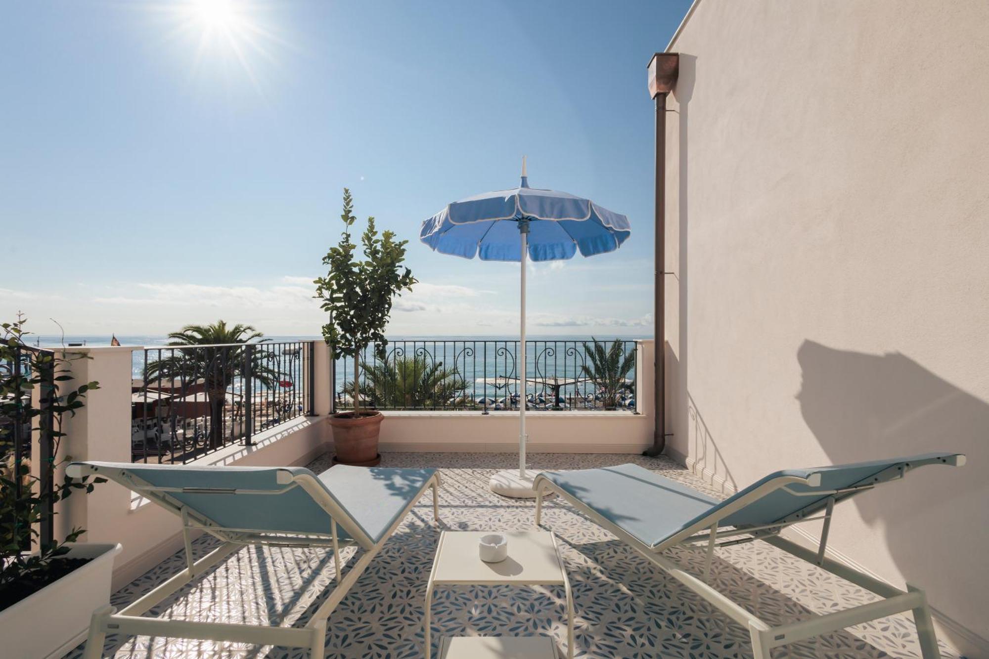 A'Mare Boutique Hotel & Spa Пьетра-Лигуре Экстерьер фото