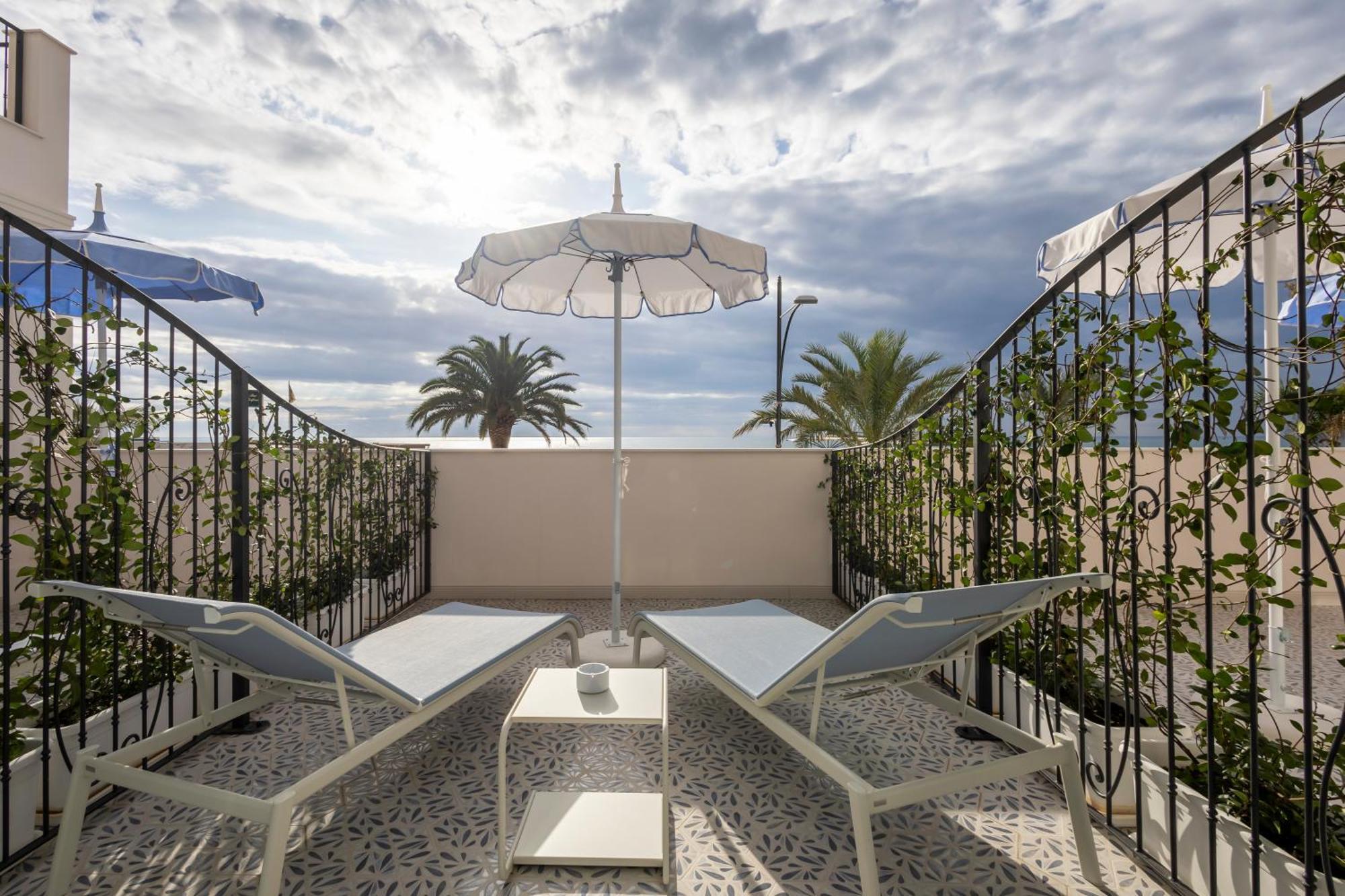 A'Mare Boutique Hotel & Spa Пьетра-Лигуре Экстерьер фото